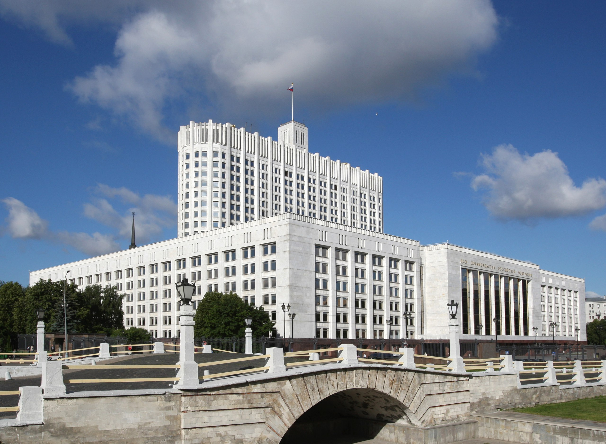 С любимой Москвы хоть денег ярд: сколько потребовали от федералов уральские чиновники